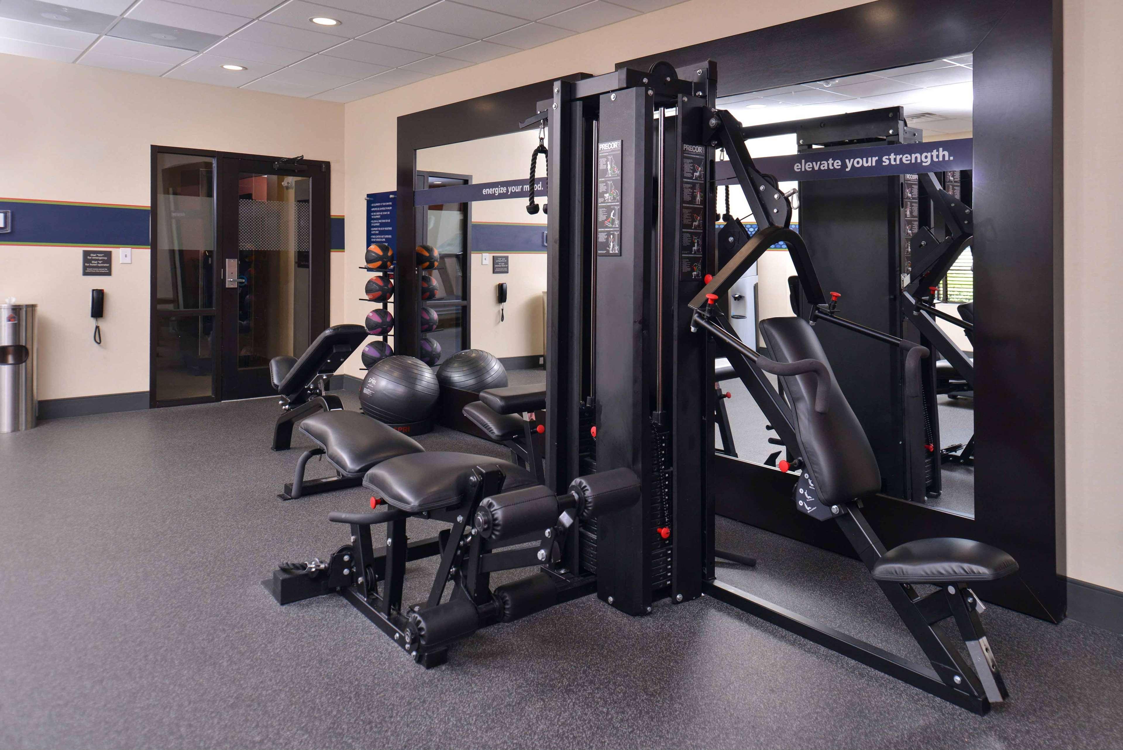 Hampton Inn & Suites Dallas Market Center Ngoại thất bức ảnh