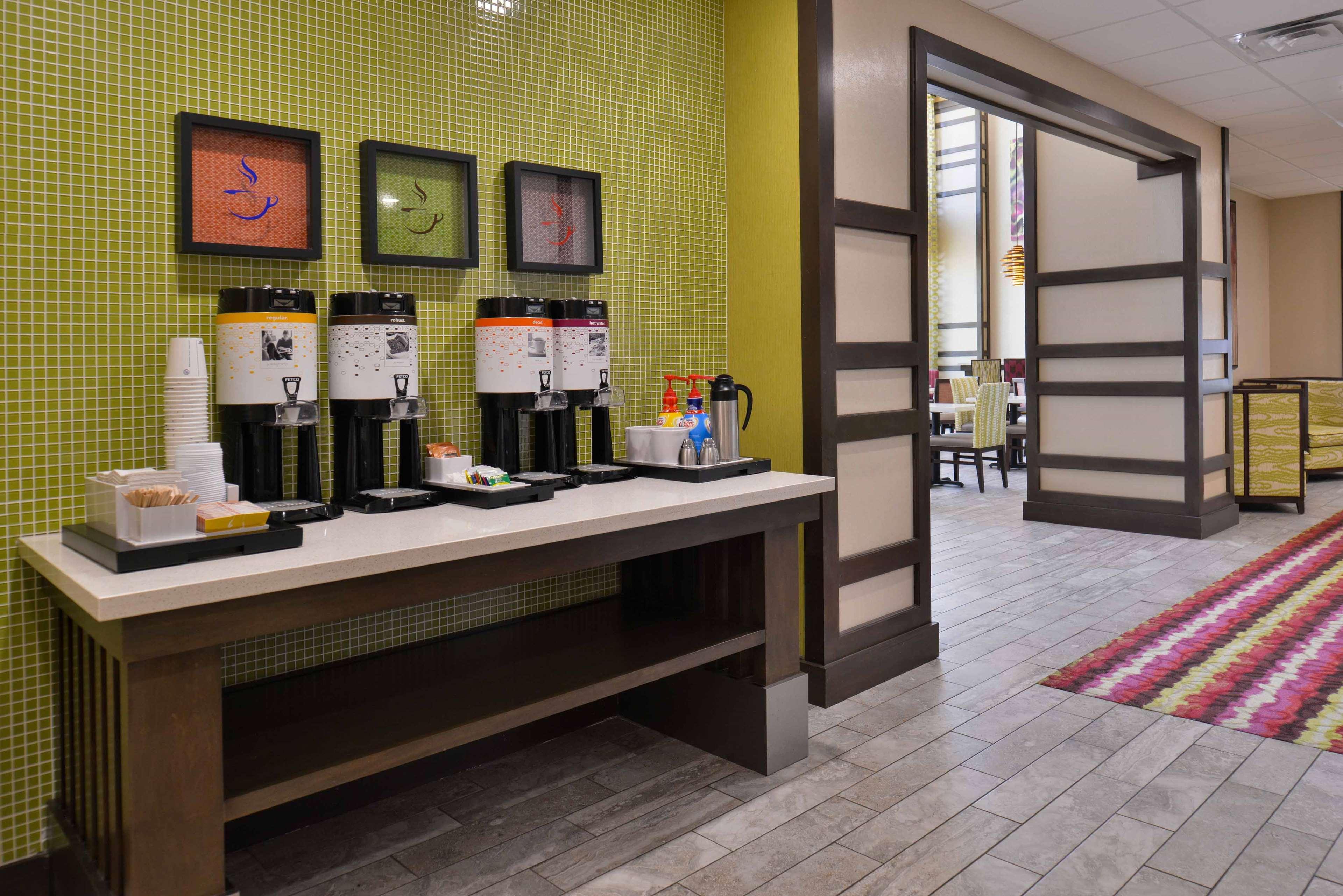Hampton Inn & Suites Dallas Market Center Ngoại thất bức ảnh