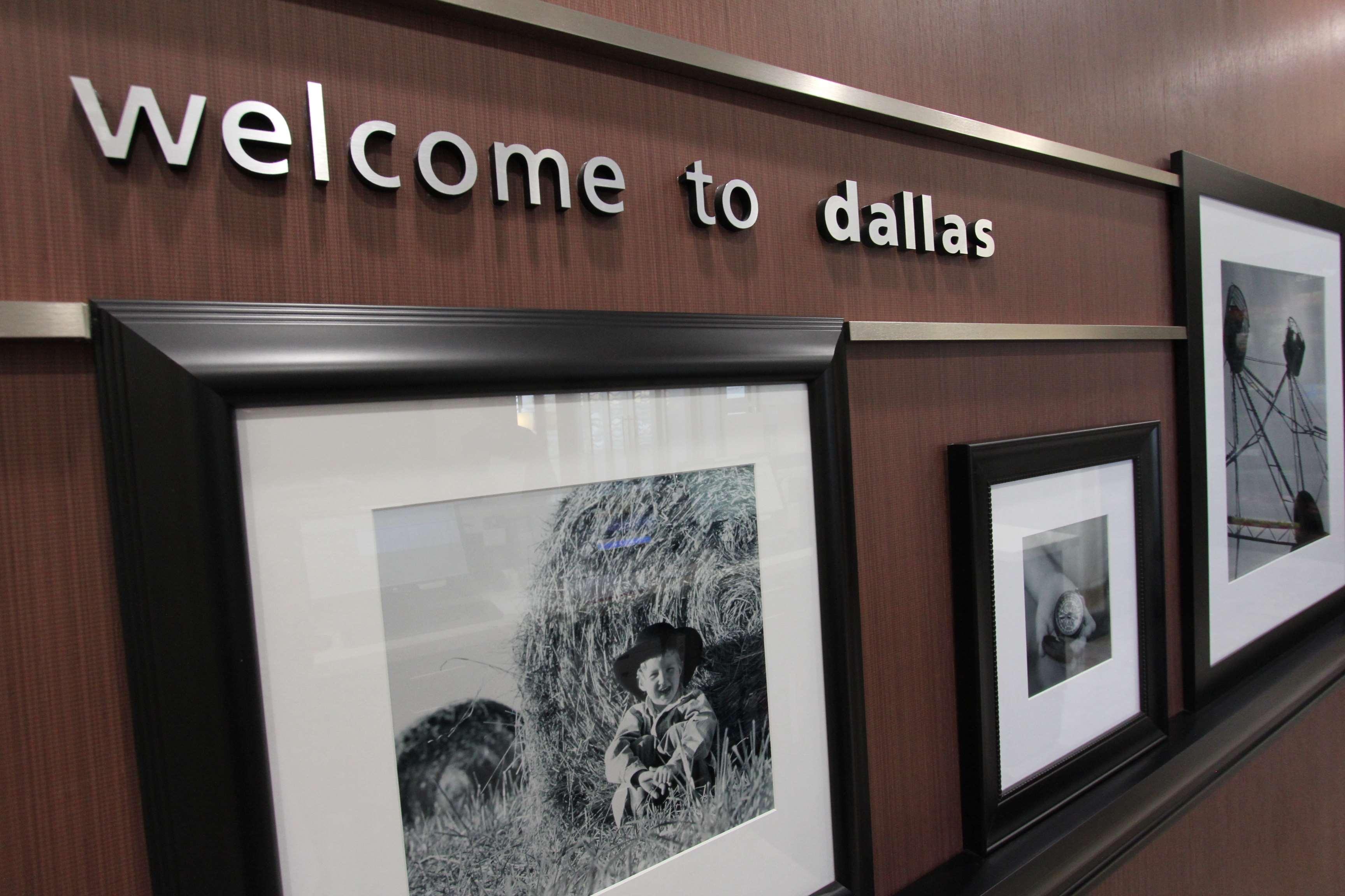 Hampton Inn & Suites Dallas Market Center Ngoại thất bức ảnh