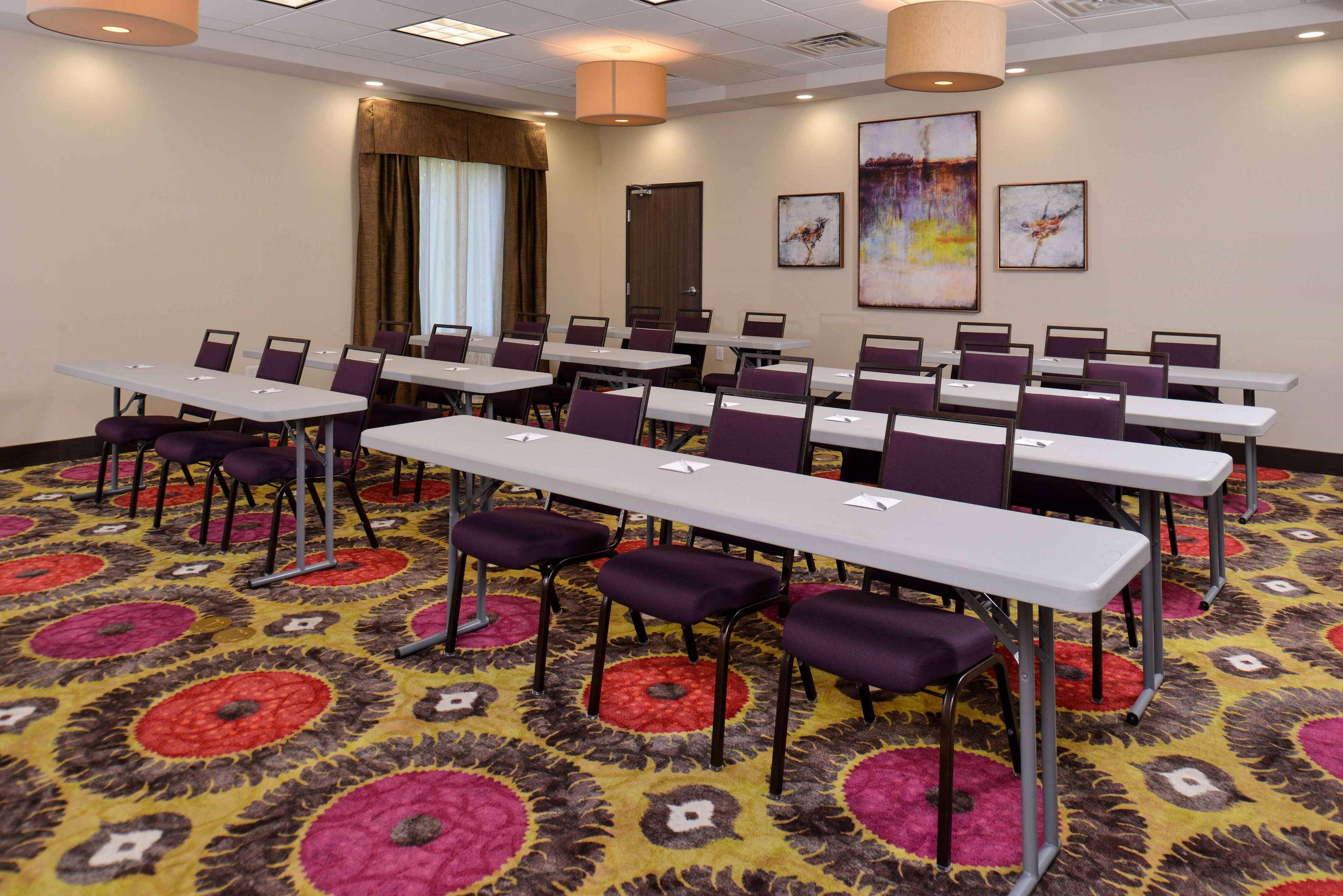 Hampton Inn & Suites Dallas Market Center Ngoại thất bức ảnh