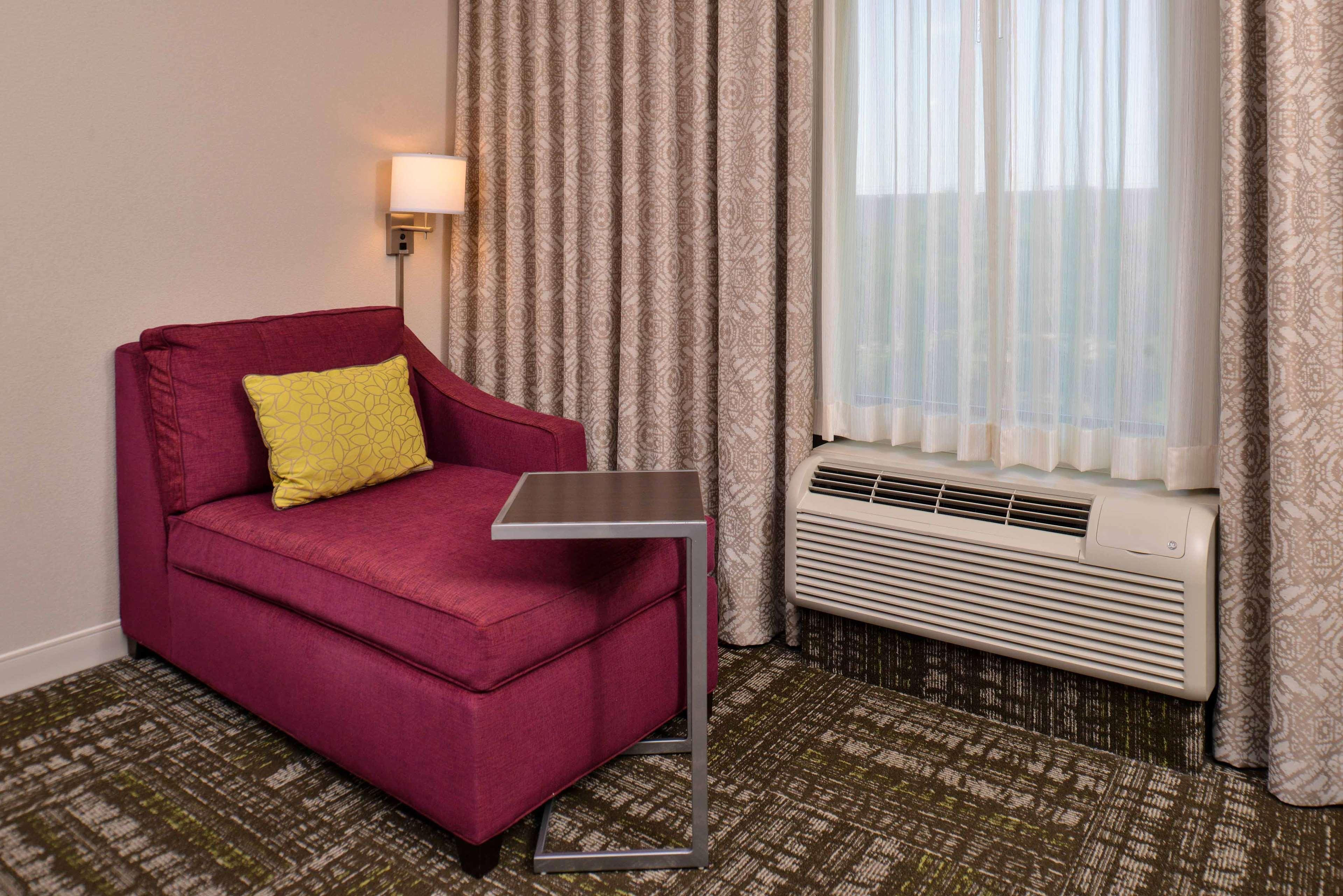 Hampton Inn & Suites Dallas Market Center Ngoại thất bức ảnh