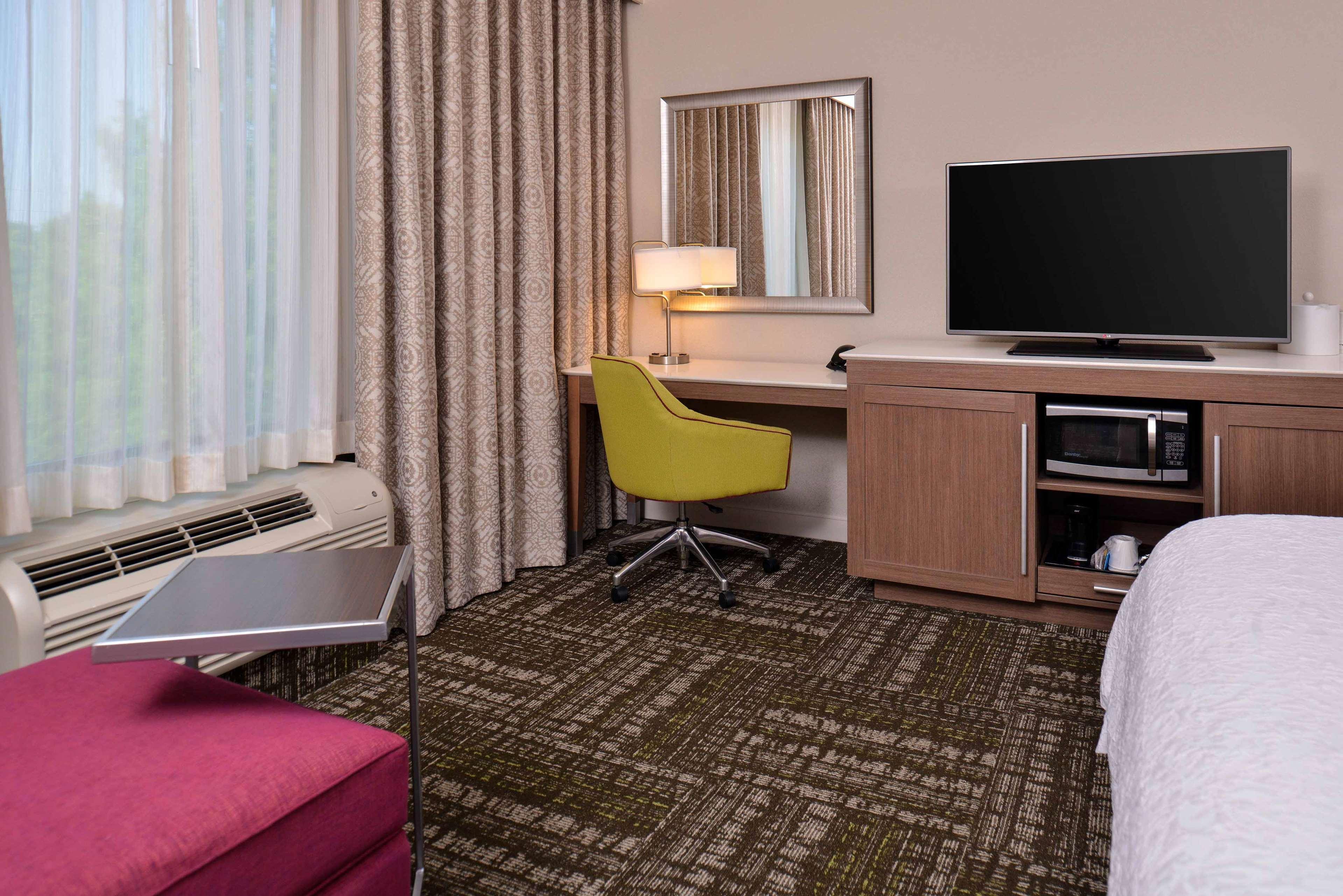 Hampton Inn & Suites Dallas Market Center Ngoại thất bức ảnh