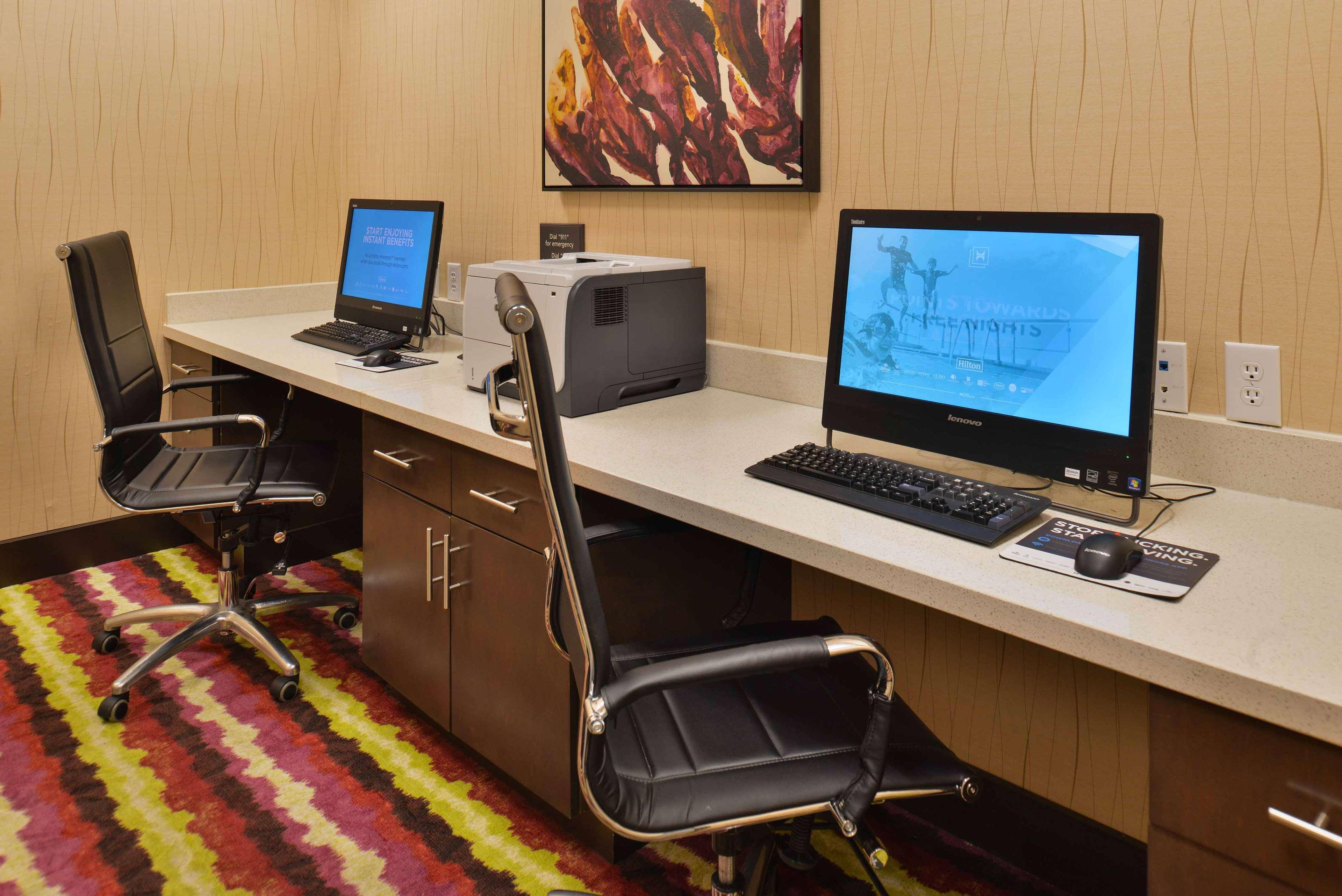 Hampton Inn & Suites Dallas Market Center Ngoại thất bức ảnh