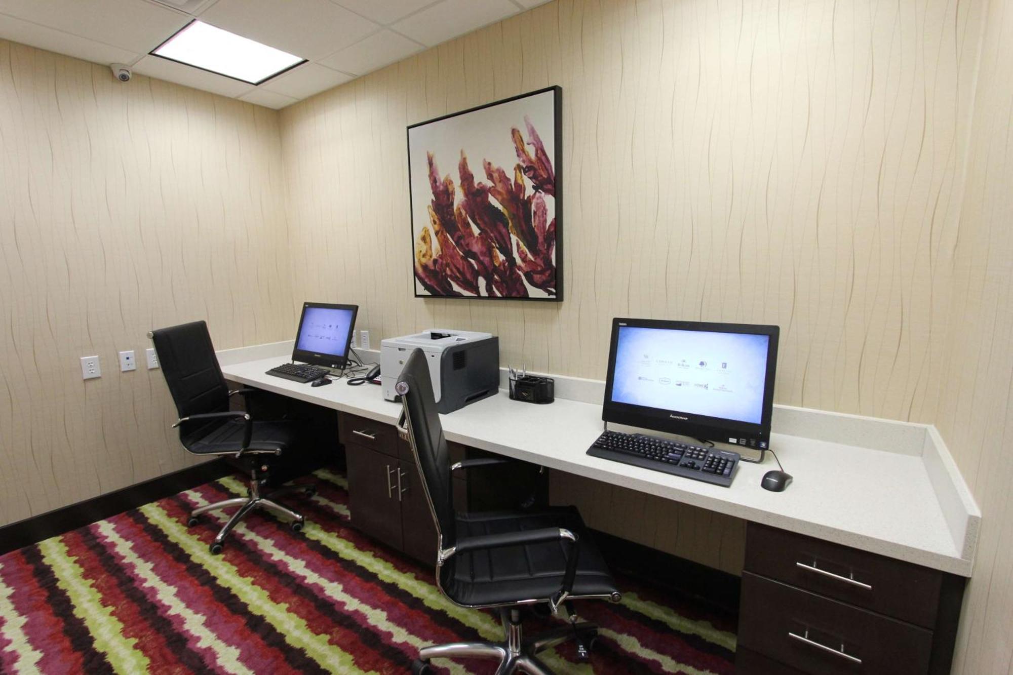 Hampton Inn & Suites Dallas Market Center Ngoại thất bức ảnh